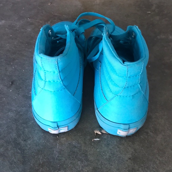 Vans - Picture 2 of 4